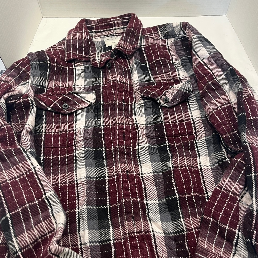 American Eagle Plaid Button-Up Shirt - Maroon and Black Size Medium